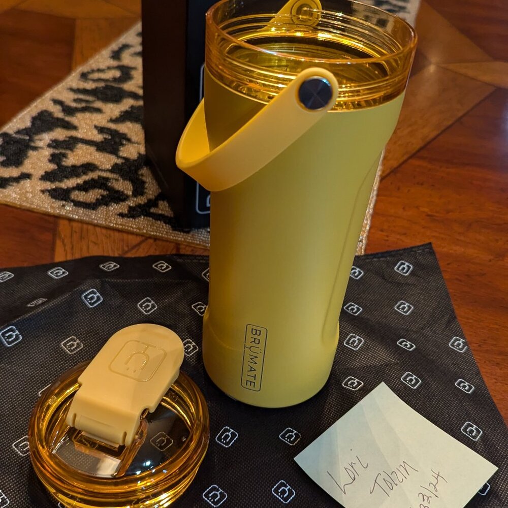 NEW Brumate multishaker Tumeric color